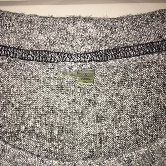 Grey Longsleeve - Picture 2 of 10